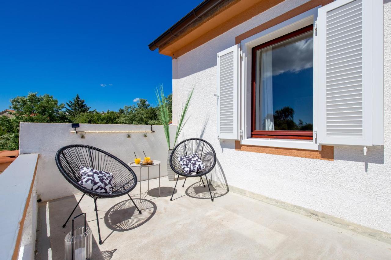 Villa Summer Oasis Dobrinj Exterior photo