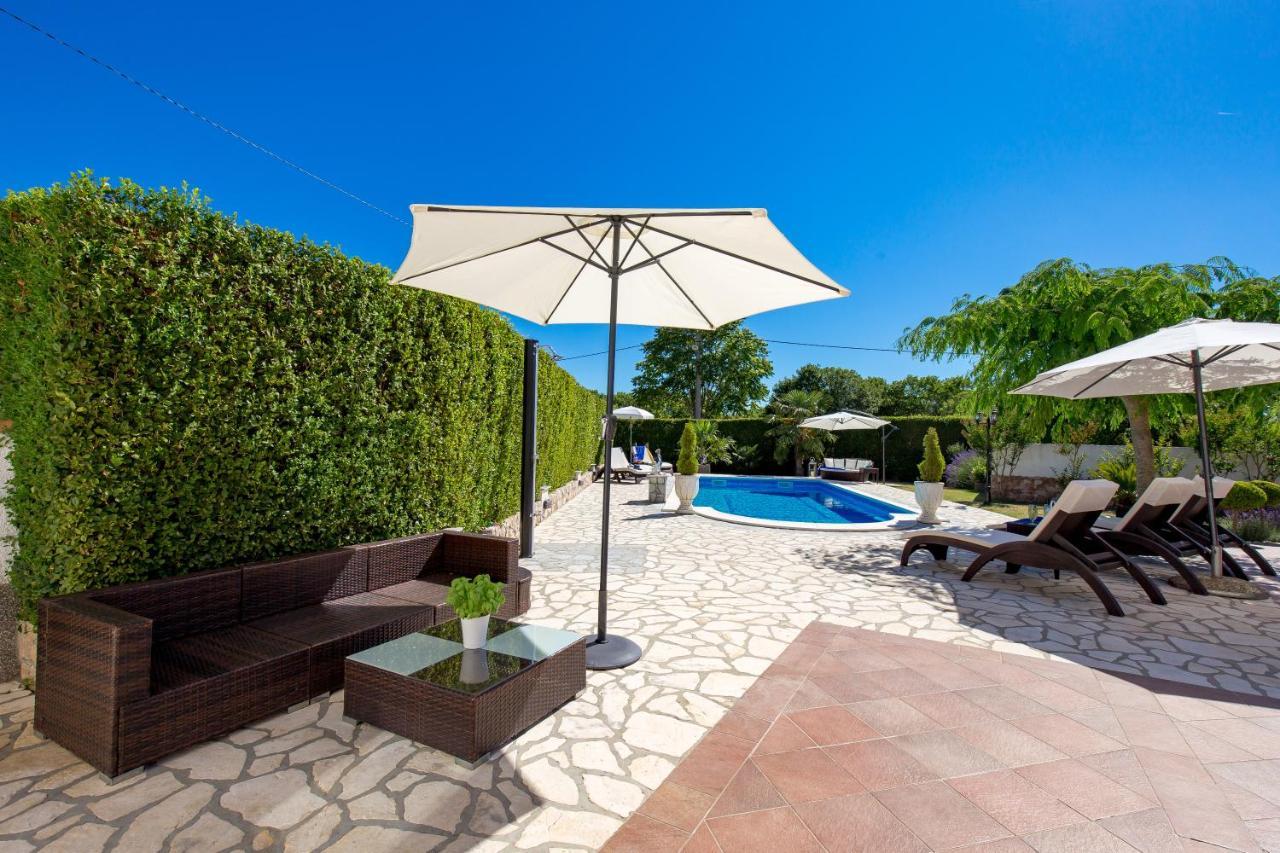 Villa Summer Oasis Dobrinj Exterior photo